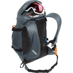 CamelBak SnoBlast 22 70oz. Hydration Pack -Coghlan's Store 2781002000 V9