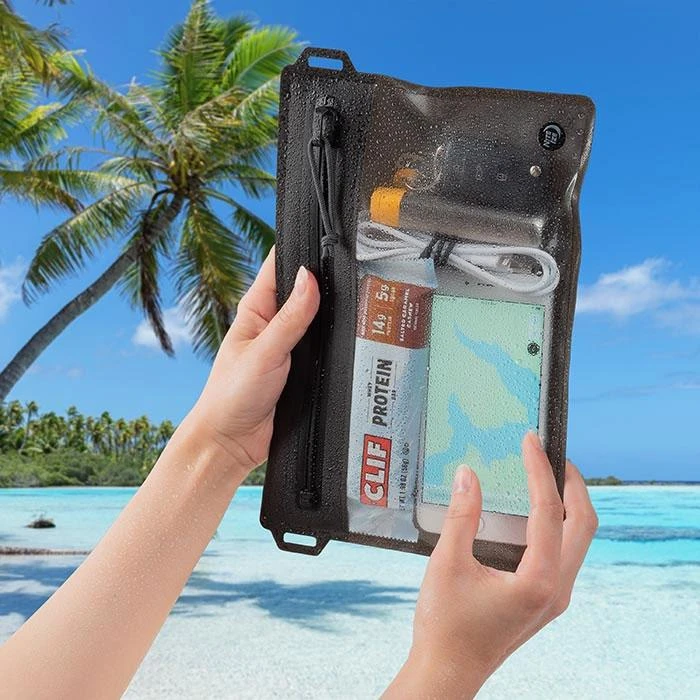 Nite Ize RunOffWaterproof Medium Travel Pouch 2 Nite Ize RunOffWaterproof Medium Travel Pouch - Image 2